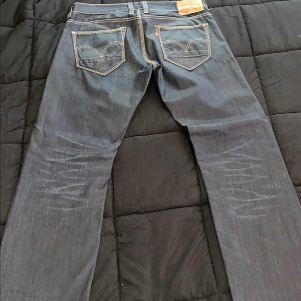 Levi’s - Picture 2 of 2